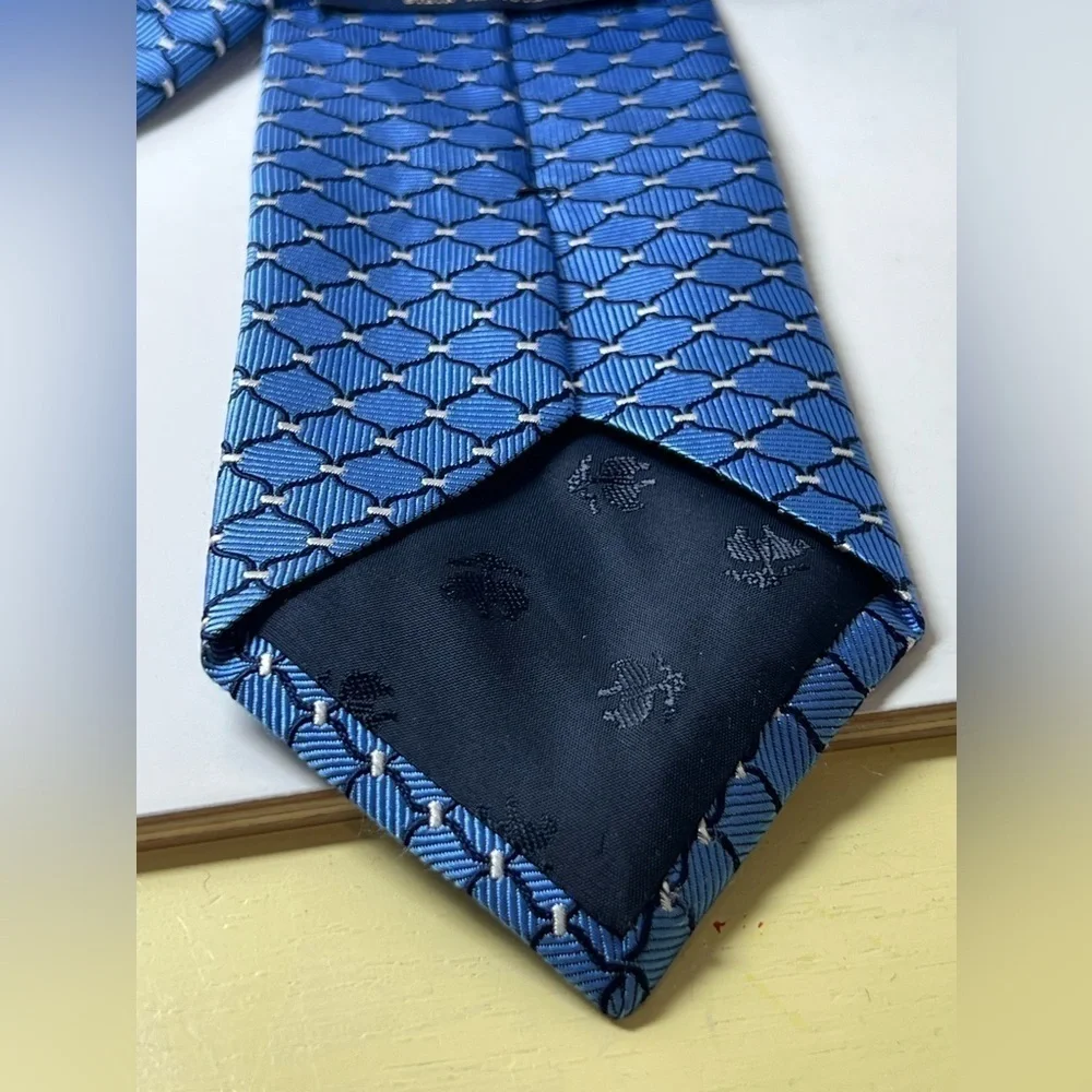 Brooks Brothers Stain Resistant Navy Geometric 100% Silk Made in Italy Tie EUC
